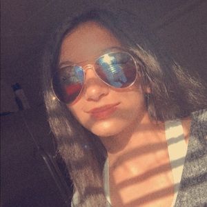 Meet your Posher, Sierra